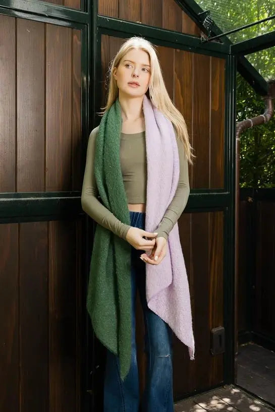 Cozy Colorblock Scarf – Double-Tone Comfort