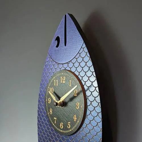 Wanda Pendulum Clock (Iridescent Blue)