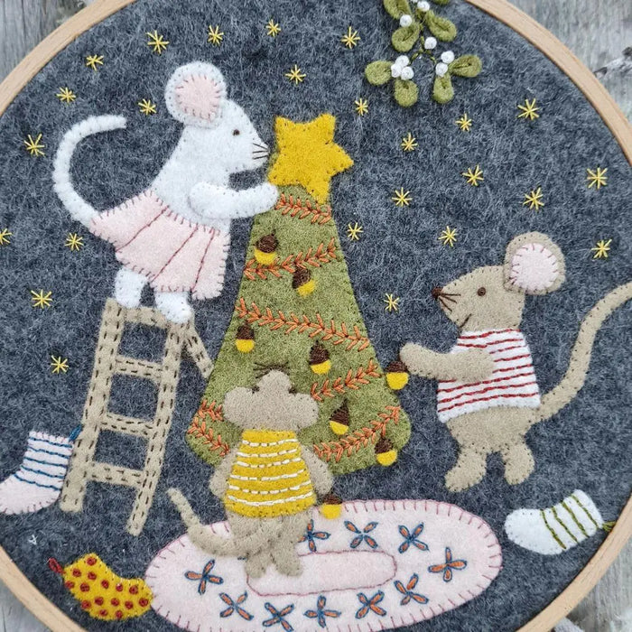Christmas with the Mouse Family Felt Applique Hoop Kit