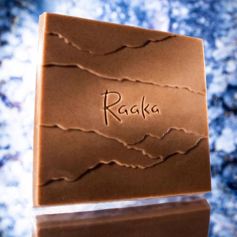 Raaka Gingerbread Dipped Waffle Cone Bar