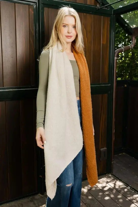 Cozy Colorblock Scarf – Double-Tone Comfort